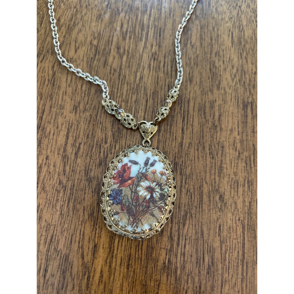 Vintage Floral Oval Pendant Necklace Gold Tone Filigree Cottagecore Victorian